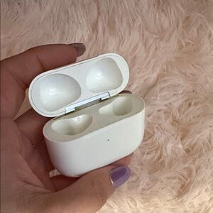 apple airpods pro charging case